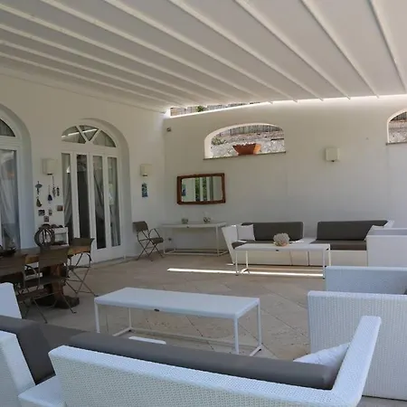 Vila La Guardia *